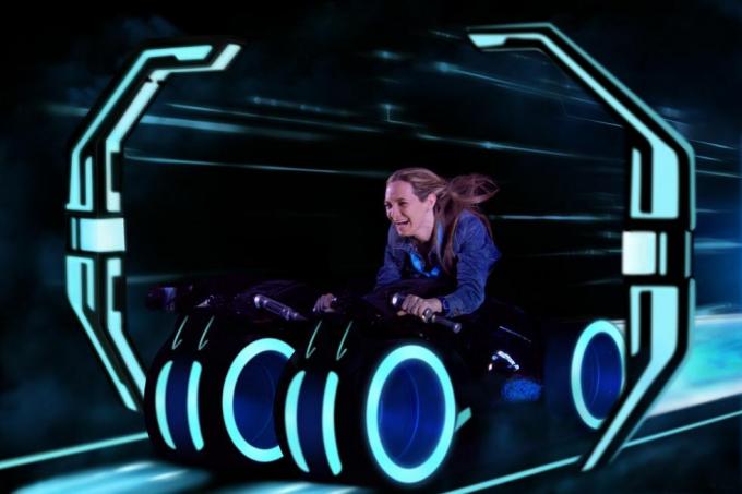 tron lightcycle run at Disney World photopass akcijska snimka vožnje