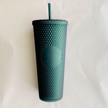 Starbucks nova zimska kolekcija za 2022. zelena čaša s jezgrom